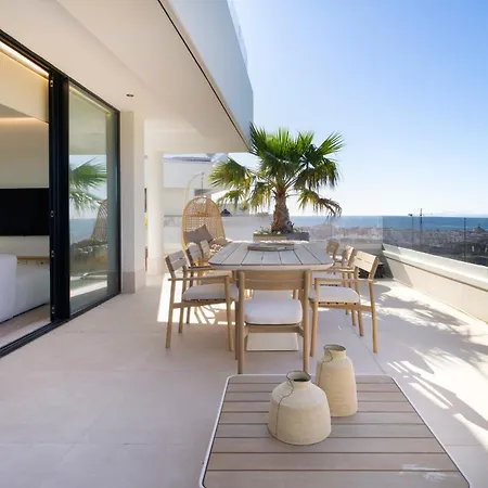 Casa de Férias Stunning Penthouse In Estepona